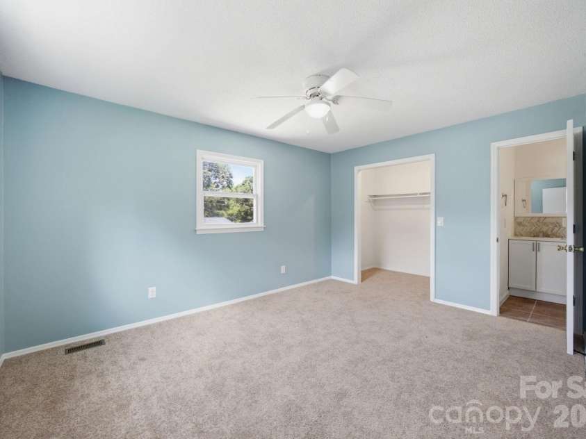 3014 Curtis Street, Gastonia, NC 28052.  MLS# CAR4401383, YatesRealty ID 35777. 