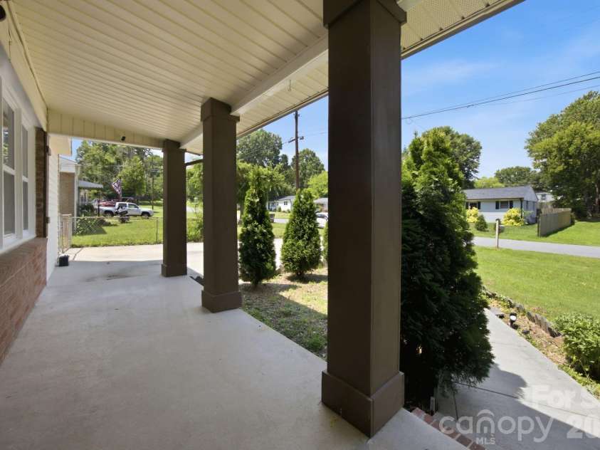 3014 Curtis Street, Gastonia, NC 28052.  MLS# CAR4401383, YatesRealty ID 35777. 