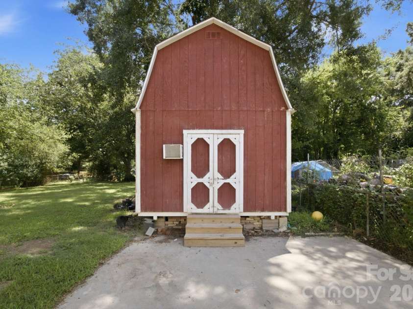 3014 Curtis Street, Gastonia, NC 28052.  MLS# CAR4401383, YatesRealty ID 35777. 