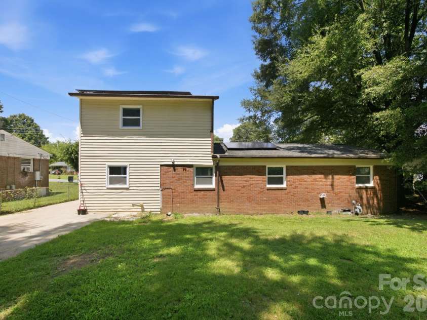 3014 Curtis Street, Gastonia, NC 28052.  MLS# CAR4401383, YatesRealty ID 35777. 