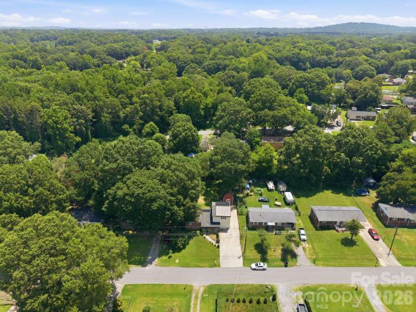 3014 Curtis Street, Gastonia, NC 28052.  MLS# CAR4401383, YatesRealty ID 35777. 