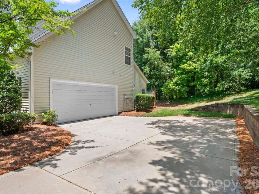 14661 Greenpoint Lane, Huntersville, NC 28078.  MLS# CAR4401890, YatesRealty ID 35779. 