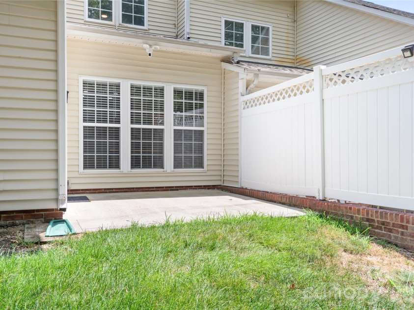 14661 Greenpoint Lane, Huntersville, NC 28078.  MLS# CAR4401890, YatesRealty ID 35779. 
