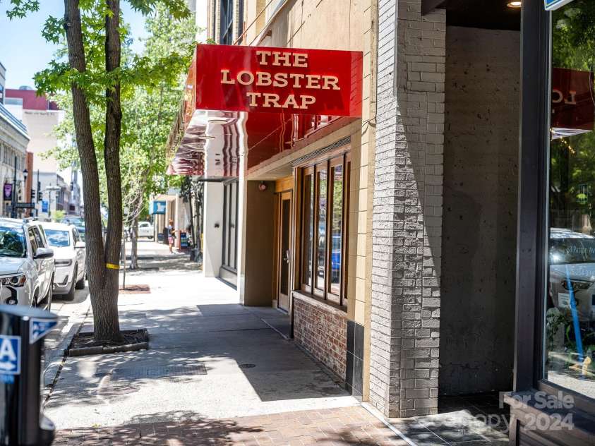 53-C College Street, Asheville, NC 28801.  MLS# CAR4162571, YatesRealty ID 3578. Patton Avenue Entrance