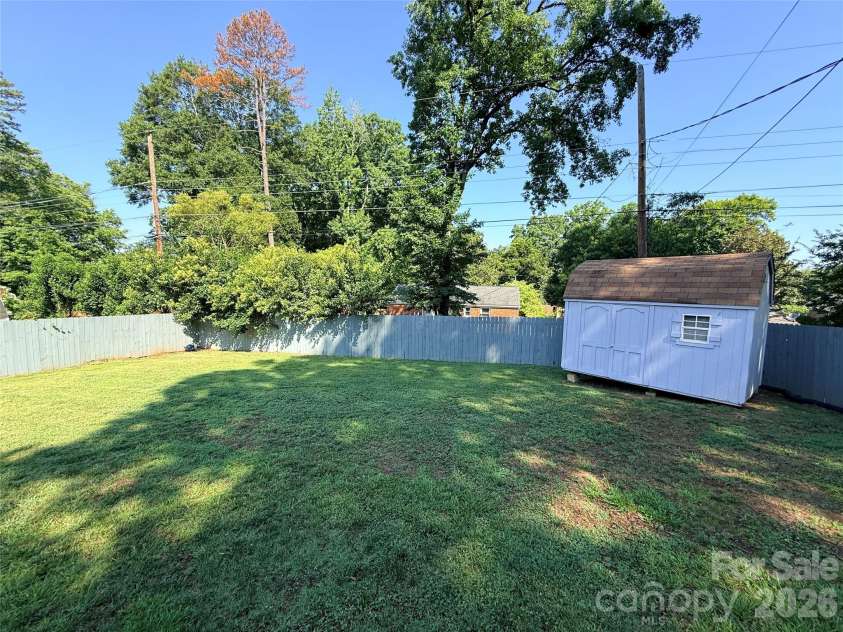 3626 Seaman Drive, Charlotte, NC 28217.  MLS# CAR4402104, YatesRealty ID 35780. 