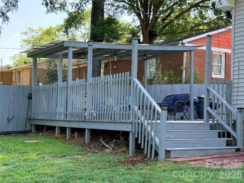 3626 Seaman Drive, Charlotte, NC 28217.  MLS# CAR4402104, YatesRealty ID 35780. Expansive deck