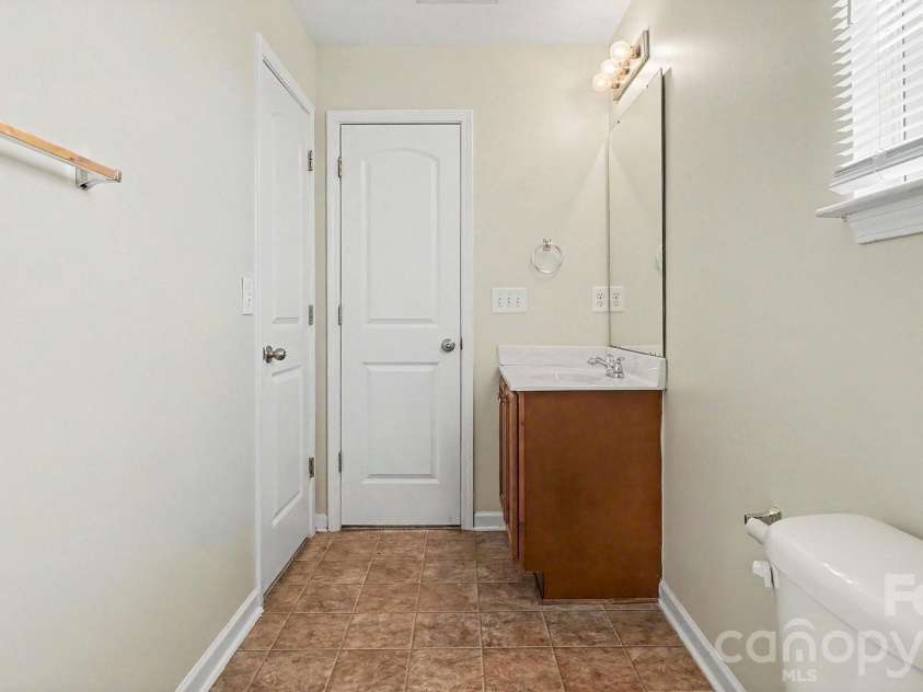 4293 Youngstown Drive, Greensboro, NC 27405.  MLS# CAR4402176, YatesRealty ID 35781. 