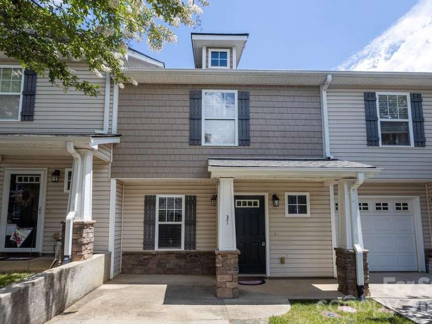 31 Amersham Lane, Fletcher, NC 28732.  MLS# CAR4399944, YatesRealty ID 35782. 