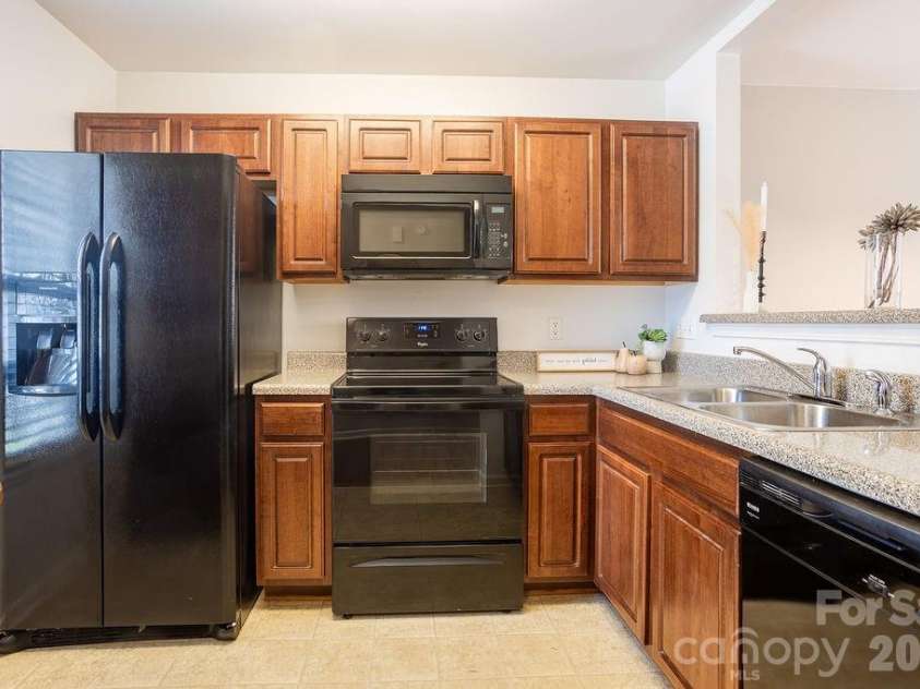 31 Amersham Lane, Fletcher, NC 28732.  MLS# CAR4399944, YatesRealty ID 35782. 
