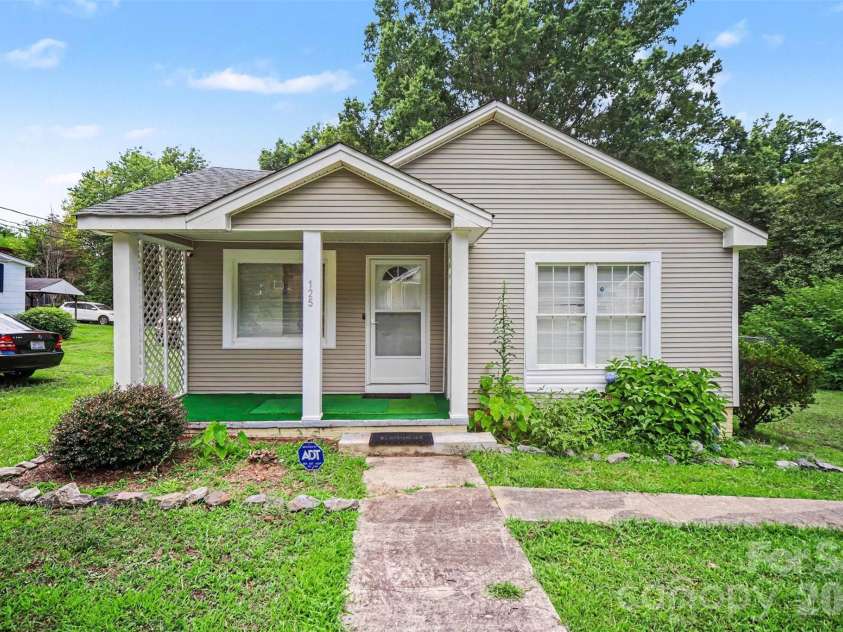 125 Proctor Street, Gastonia, NC 28052.  MLS# CAR4397534, YatesRealty ID 35783. 
