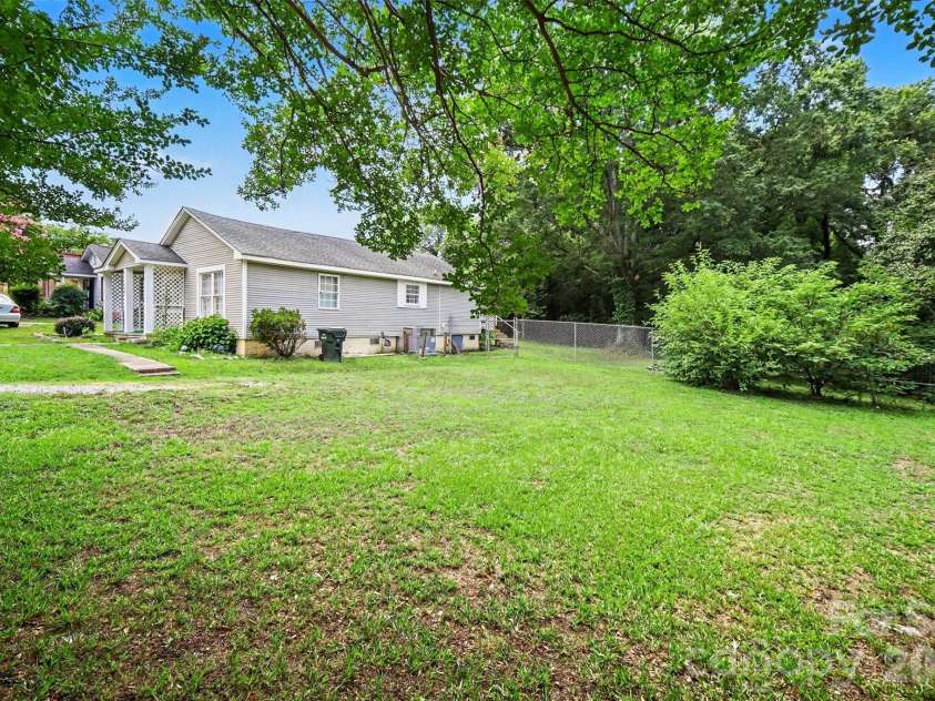 125 Proctor Street, Gastonia, NC 28052.  MLS# CAR4397534, YatesRealty ID 35783. 