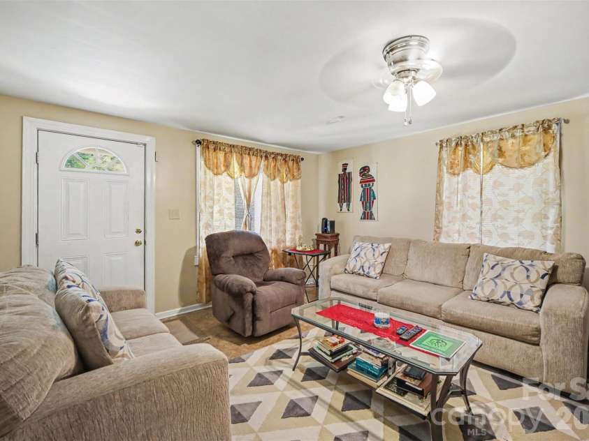 125 Proctor Street, Gastonia, NC 28052.  MLS# CAR4397534, YatesRealty ID 35783. 