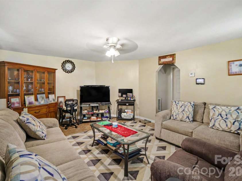 125 Proctor Street, Gastonia, NC 28052.  MLS# CAR4397534, YatesRealty ID 35783. 