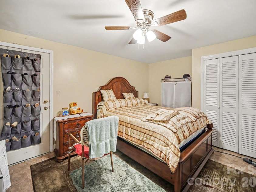 125 Proctor Street, Gastonia, NC 28052.  MLS# CAR4397534, YatesRealty ID 35783. 