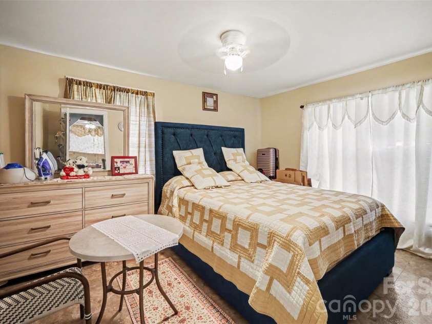125 Proctor Street, Gastonia, NC 28052.  MLS# CAR4397534, YatesRealty ID 35783. 
