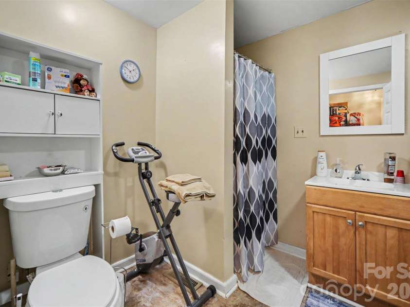125 Proctor Street, Gastonia, NC 28052.  MLS# CAR4397534, YatesRealty ID 35783. 