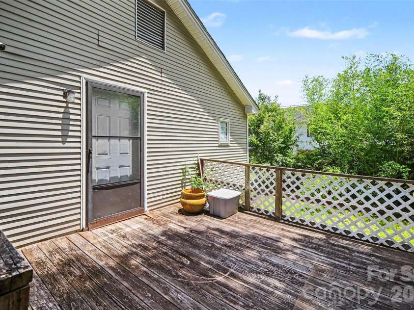 125 Proctor Street, Gastonia, NC 28052.  MLS# CAR4397534, YatesRealty ID 35783. 