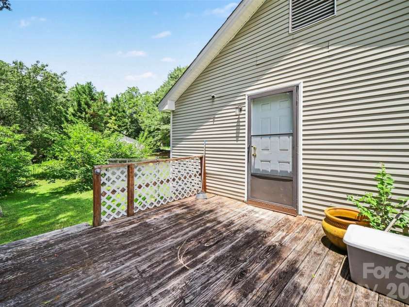 125 Proctor Street, Gastonia, NC 28052.  MLS# CAR4397534, YatesRealty ID 35783. 