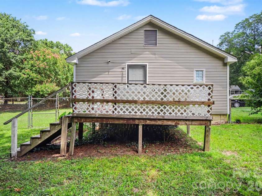 125 Proctor Street, Gastonia, NC 28052.  MLS# CAR4397534, YatesRealty ID 35783. 