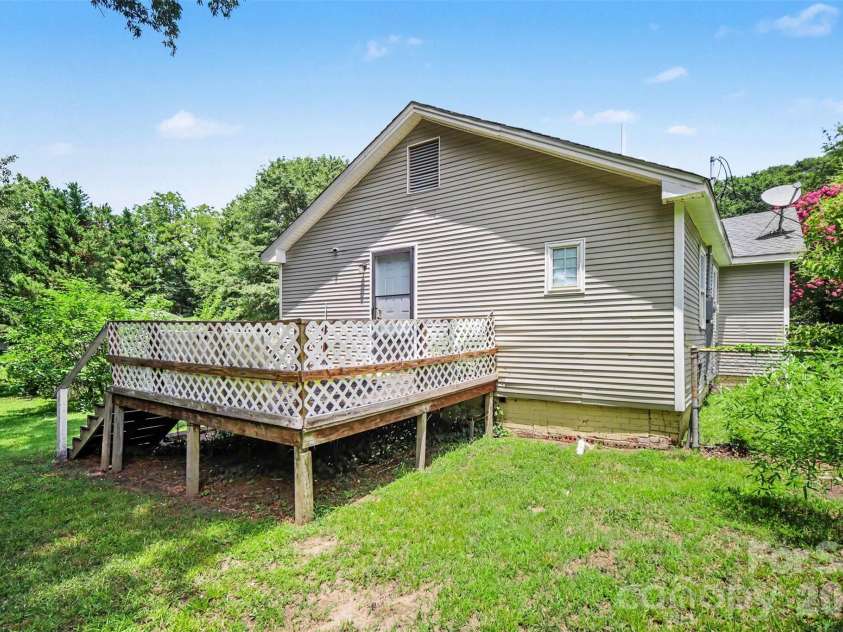 125 Proctor Street, Gastonia, NC 28052.  MLS# CAR4397534, YatesRealty ID 35783. 