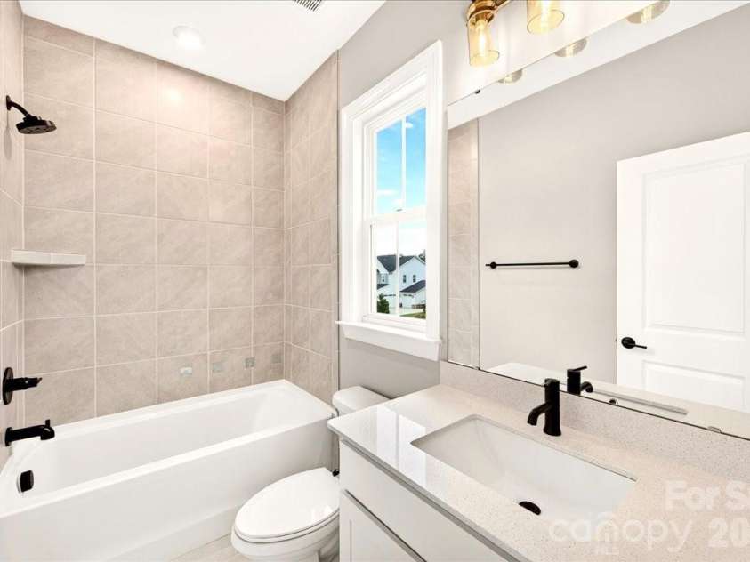 222 Lanyard Lane, Belmont, NC 28012.  MLS# CAR4400918, YatesRealty ID 35784. Bedroom 5 En-Suite Full Bathroom