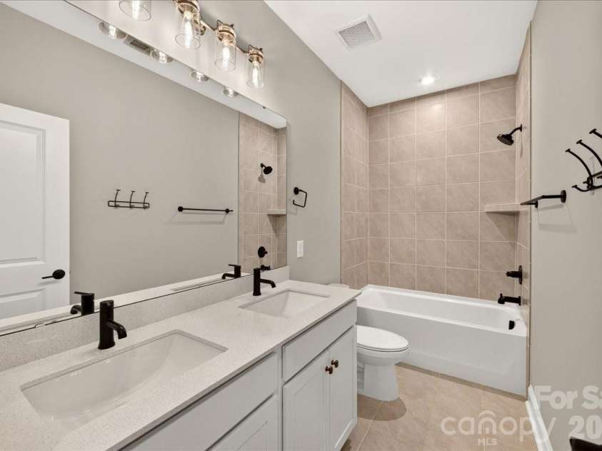 222 Lanyard Lane, Belmont, NC 28012.  MLS# CAR4400918, YatesRealty ID 35784. Upstairs Full Bath