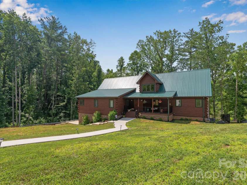 189 Edgewater Point, Valdese, NC 28690.  MLS# CAR4401954, YatesRealty ID 35786. 