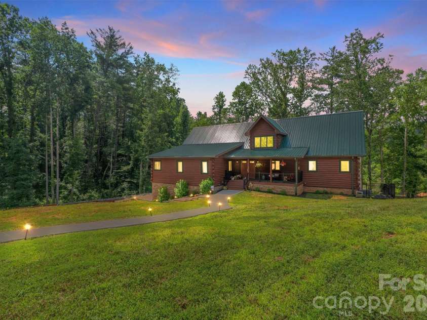 189 Edgewater Point, Valdese, NC 28690.  MLS# CAR4401954, YatesRealty ID 35786. 