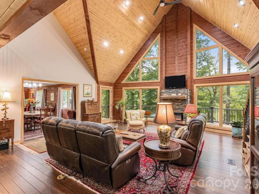 189 Edgewater Point, Valdese, NC 28690.  MLS# CAR4401954, YatesRealty ID 35786. 