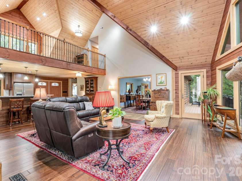 189 Edgewater Point, Valdese, NC 28690.  MLS# CAR4401954, YatesRealty ID 35786. 