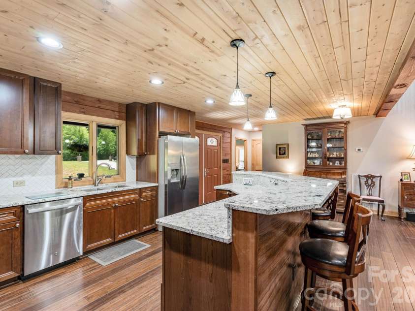 189 Edgewater Point, Valdese, NC 28690.  MLS# CAR4401954, YatesRealty ID 35786. 