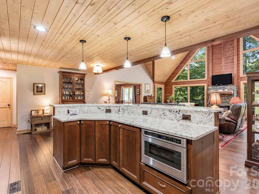 189 Edgewater Point, Valdese, NC 28690.  MLS# CAR4401954, YatesRealty ID 35786. 