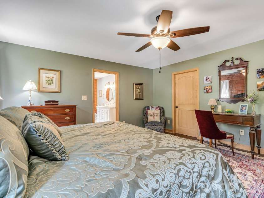 189 Edgewater Point, Valdese, NC 28690.  MLS# CAR4401954, YatesRealty ID 35786. 