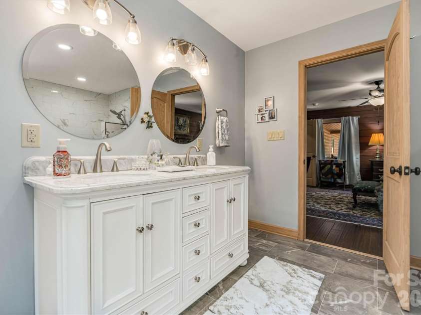 189 Edgewater Point, Valdese, NC 28690.  MLS# CAR4401954, YatesRealty ID 35786. 