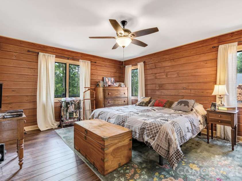 189 Edgewater Point, Valdese, NC 28690.  MLS# CAR4401954, YatesRealty ID 35786. 