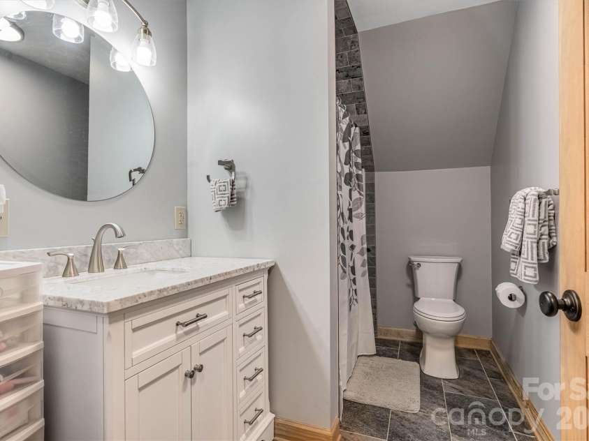 189 Edgewater Point, Valdese, NC 28690.  MLS# CAR4401954, YatesRealty ID 35786. 