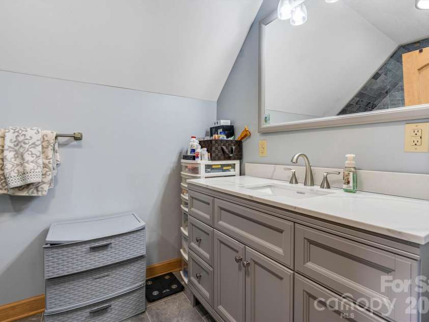 189 Edgewater Point, Valdese, NC 28690.  MLS# CAR4401954, YatesRealty ID 35786. 