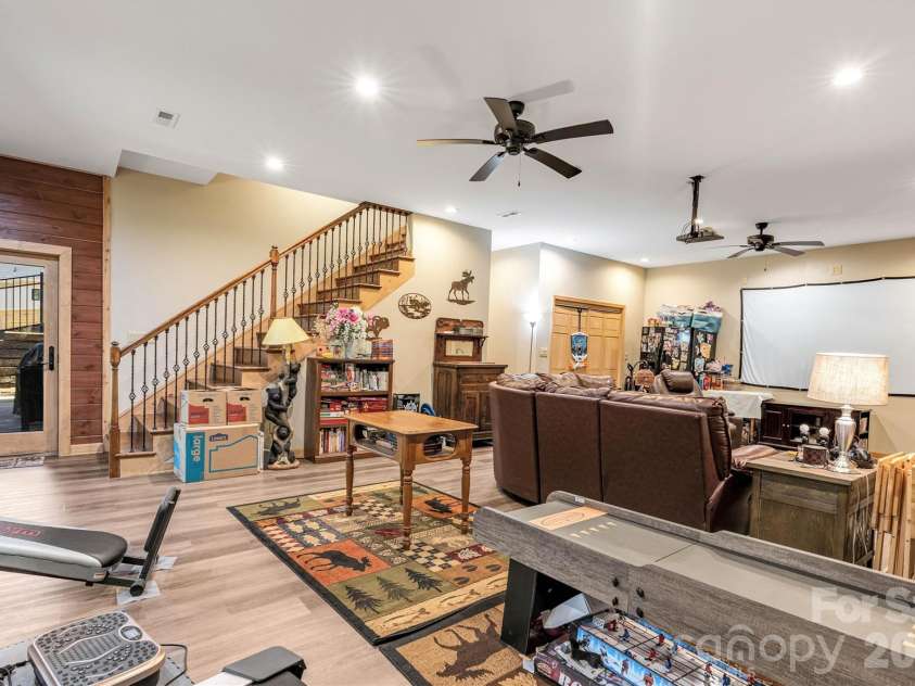 189 Edgewater Point, Valdese, NC 28690.  MLS# CAR4401954, YatesRealty ID 35786. 