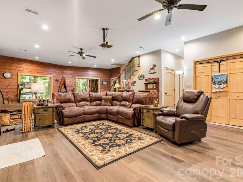 189 Edgewater Point, Valdese, NC 28690.  MLS# CAR4401954, YatesRealty ID 35786. 