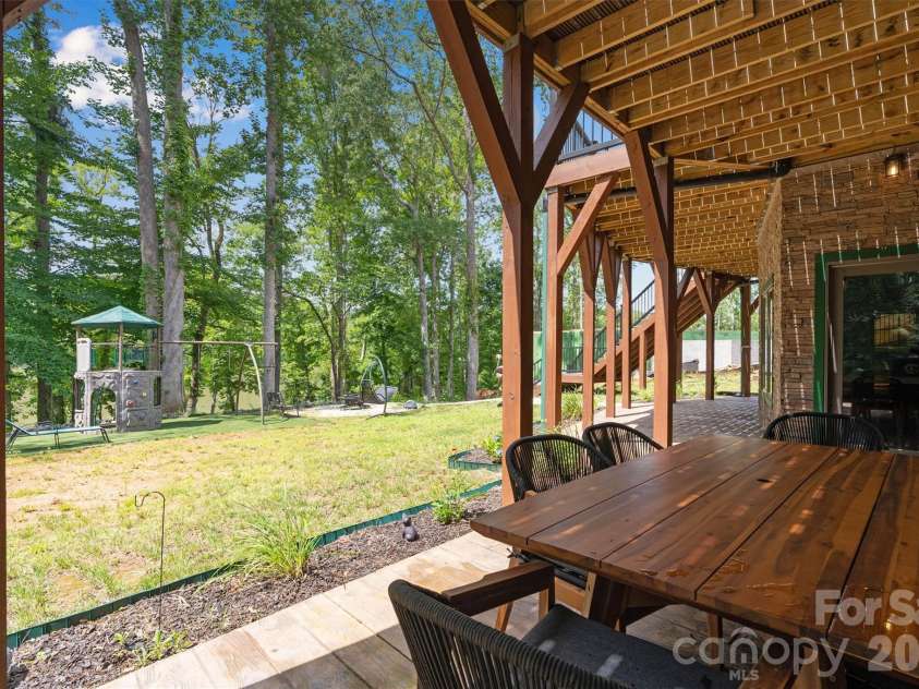 189 Edgewater Point, Valdese, NC 28690.  MLS# CAR4401954, YatesRealty ID 35786. 