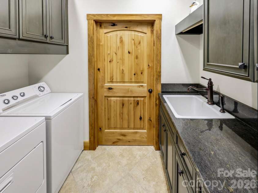 206 Big Rock Lane, Lake Lure, NC 28746.  MLS# CAR4402285, YatesRealty ID 35788. 