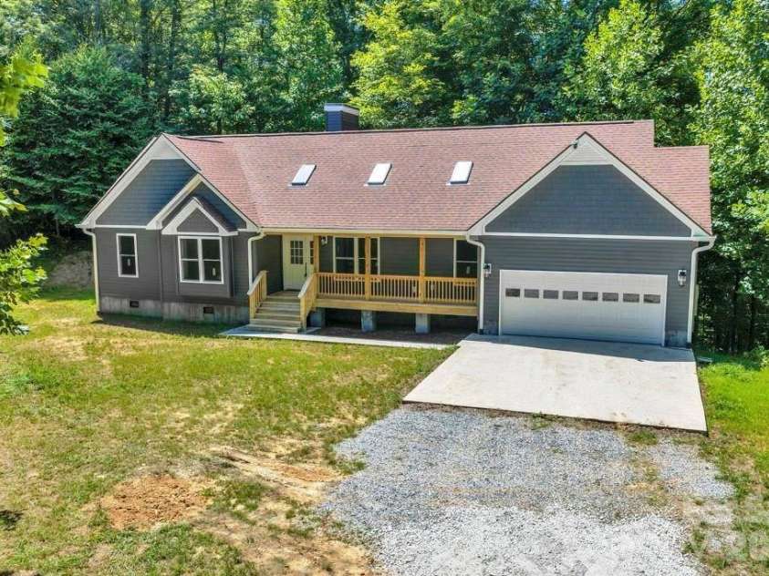482 Guy Ford Road, Sugar Grove, NC 28679.  MLS# CAR4402281, YatesRealty ID 35790. 