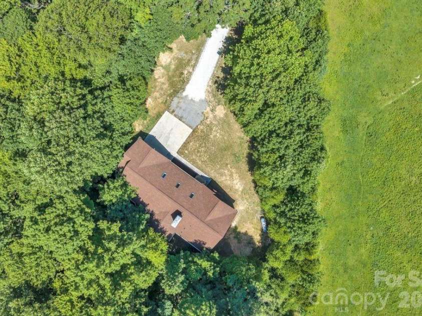 482 Guy Ford Road, Sugar Grove, NC 28679.  MLS# CAR4402281, YatesRealty ID 35790. 