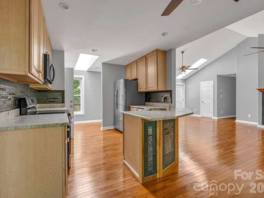 482 Guy Ford Road, Sugar Grove, NC 28679.  MLS# CAR4402281, YatesRealty ID 35790. 