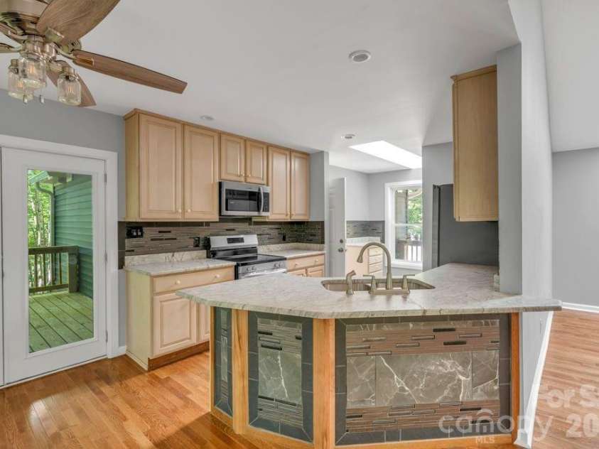 482 Guy Ford Road, Sugar Grove, NC 28679.  MLS# CAR4402281, YatesRealty ID 35790. 
