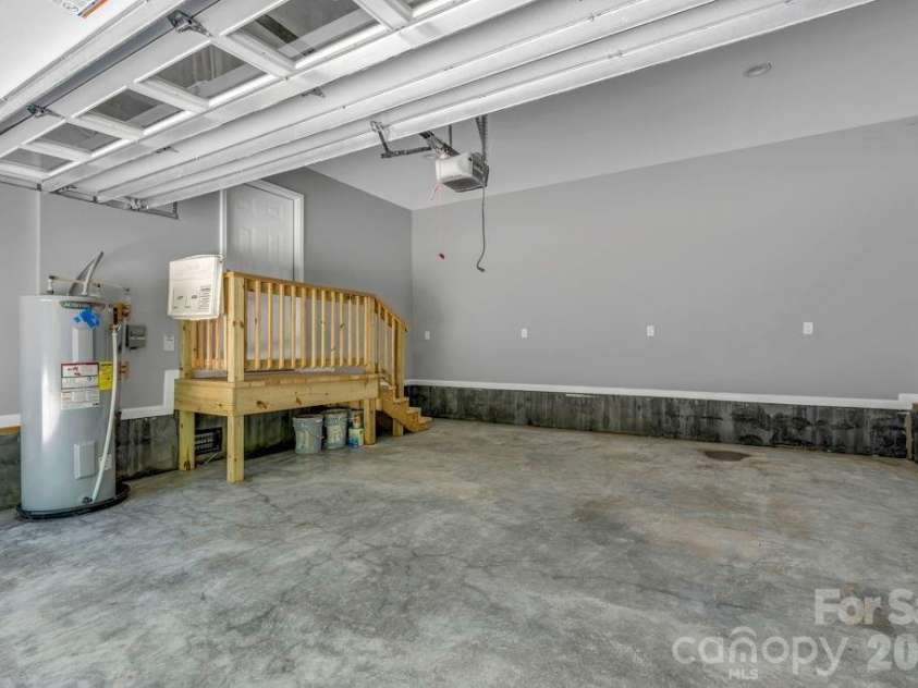 482 Guy Ford Road, Sugar Grove, NC 28679.  MLS# CAR4402281, YatesRealty ID 35790. 