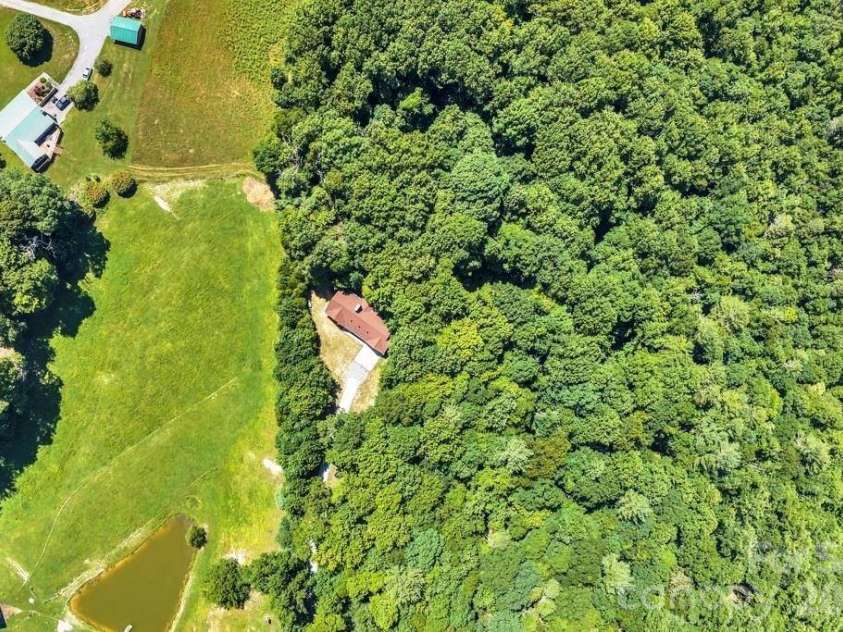 482 Guy Ford Road, Sugar Grove, NC 28679.  MLS# CAR4402281, YatesRealty ID 35790. 