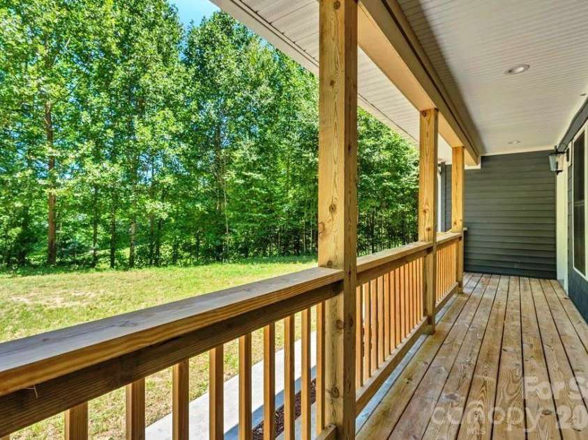 482 Guy Ford Road, Sugar Grove, NC 28679.  MLS# CAR4402281, YatesRealty ID 35790. 