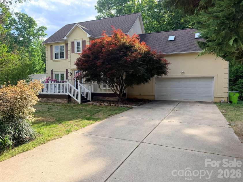 7605 Keating Drive, Oak Ridge, NC 27310.  MLS# CAR4402309, YatesRealty ID 35792. 