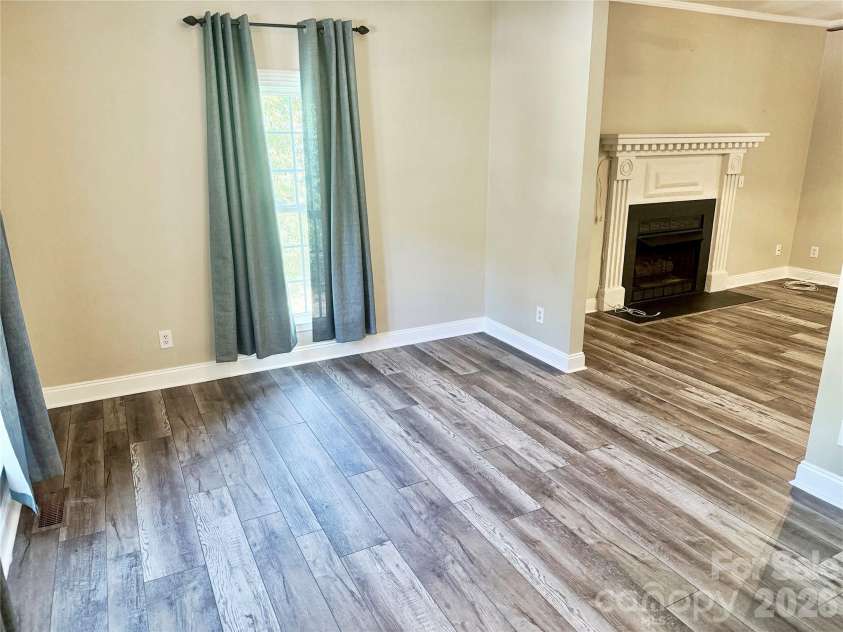 7605 Keating Drive, Oak Ridge, NC 27310.  MLS# CAR4402309, YatesRealty ID 35792. 
